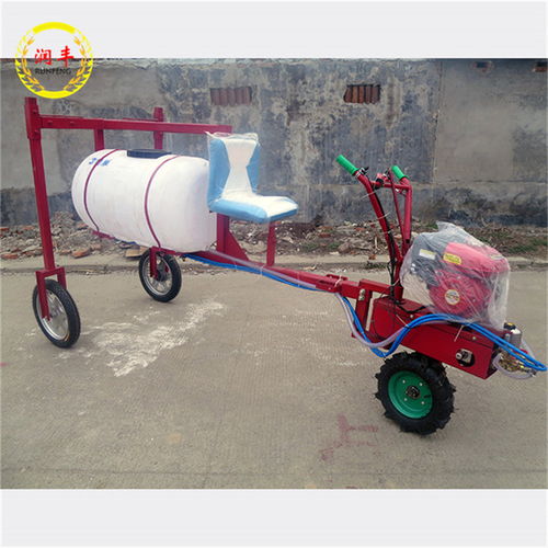 家用小型手推式噴霧器 果園高壓遠(yuǎn)射程噴藥機(jī)的多場景應(yīng)用與運(yùn)秧機(jī)的巧妙結(jié)合